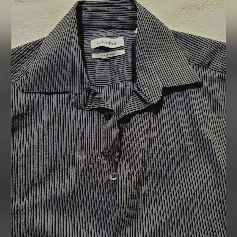 Calvin Klein Men's Black&Gray Striped Shirt Sz15 32/33